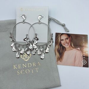 Kendra Scott NWT Natasha Earrings